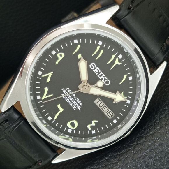 Seiko Other - Vintage 1982 Seiko Automatic Mens Silver Watch W/daydate & Green accents